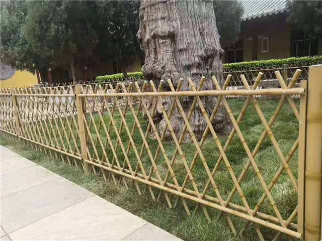 景區(qū)仿竹護(hù)欄